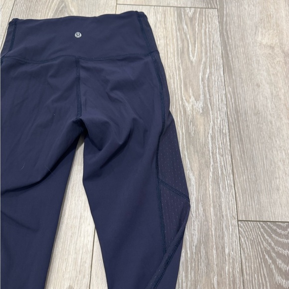 Lululemon Body Con Tight Midnight Navy size 6 like new - Picture 6 of 8